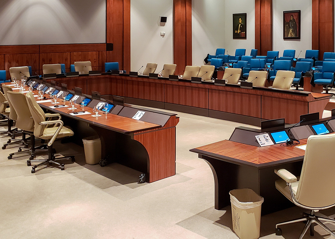 IADB Reconfigurable Large Conference Table